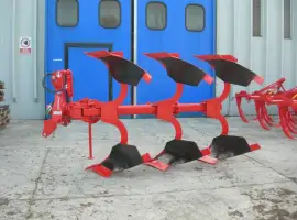 Плуг оборотний 3 корпуса