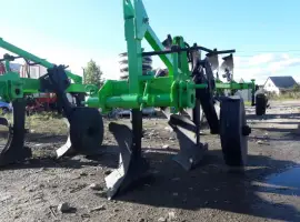Навісний польський плуг 2/25 2-х корпусний Bomet (Польща)