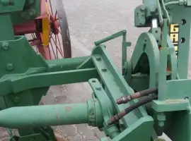Продам навісний трьохкорпусний плуг 3*35
