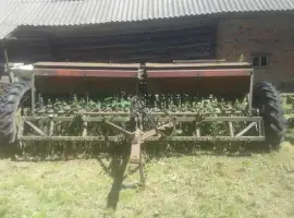 Сеялка зерновая СЗ-6