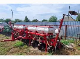 Пневматична просапна сівалка Planter D8 Agromaster дискова