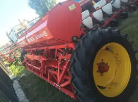 С увеличенным бункером Сеялка зерновая (СЗ-3