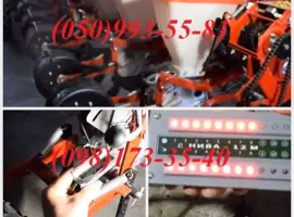 Пропашная сеялка УПС-8 с сигнализацией и транспортным устройством