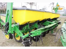 Просапна сівалка John Deere 7200 (8 рядів)