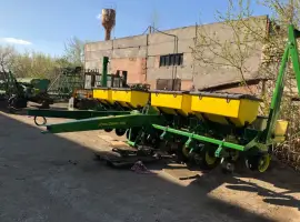 John Deere 7000