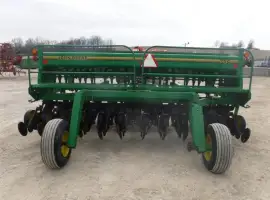 John Deere 750