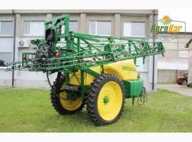 Оприскувач John Deere 732