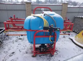 Обприскувач на 400л бочка кропілка на т-40(польща)