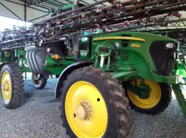 John Deere 4830