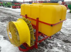 Навісний садовий обприскувач на 800 л