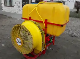 Садовий навісний обприскувач 600 л