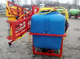 Оприскувачі з баком 800 л