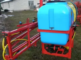 Оприскувачі з баком 200
