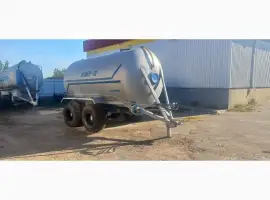 Бочка навозу МЖТ-12 (12м3) з розкидачем та мішалкою