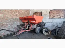 Розкидач мінеральних добрив Sola D-903 Plus