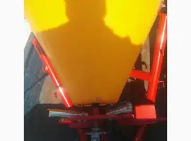 Разбрватель удобрений 500кг