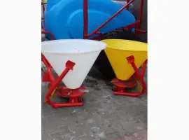 Розбрасиватель удобрений на 300