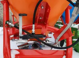 Розкидач мінерального добрива(РУМ) польський пластиковий 500кг