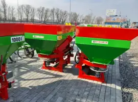 Навісний розкидач 1000 кг фірми Strumyk Польща