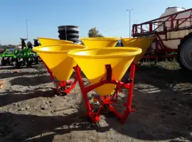 Польський розкидач 300 кг фірми Jar-Met Польща