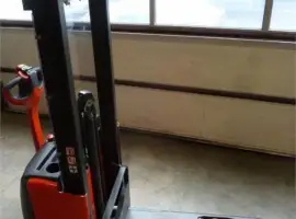 Зображення для оголошення Электрический штабелер LINDE L 12 L AP 2010г 1, 2т 3, 4м