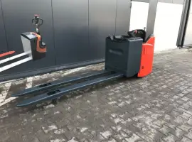 Зображення для оголошення Электротележка самоходная LINDE T 20 SP 2012 2т. довгі вила