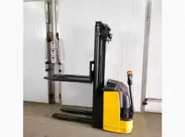 Зображення для оголошення Штабелер электрический поводковый OM Komatsu 1.4-2т 5.00м