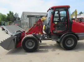 Зображення для оголошення Фронтальный погрузчик JCB 406
