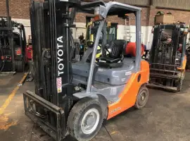 Зображення для оголошення Вилочный погрузчик Toyota 02-8FGF25 2010 года