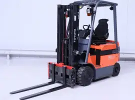 Зображення для оголошення Электропогрузчик Toyota 2012 года с весами