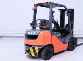 Зображення для оголошення Вилочный погрузчик Toyota 32-8FG25 газ/бензин