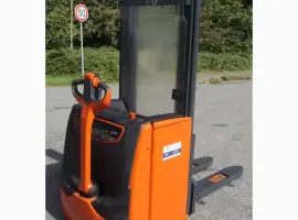 Зображення для оголошення Самоходный штабелер Linde L16 2020 года