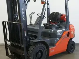 Зображення для оголошення Вилковий навантажувач кара Toyota 02-8FGF20 2016 року вагоннік