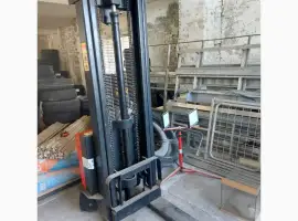 Зображення для оголошення Штабелер электро бу с новой АКБ 1.5т., 3 метра подъем в наличии