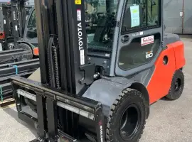 Зображення для оголошення Дизельний навантажувач Toyota 40-8FD45N 2015 року 1200 мотогодин