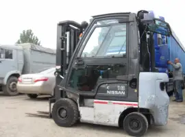 Зображення для оголошення Дизельный вилочный погрузчик Nissan на 1.8 тонны с кабиной