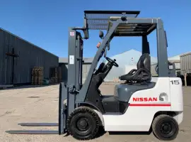 Зображення для оголошення Вилочний навантажувач Nissan P1F1A15D газ-бензиновий