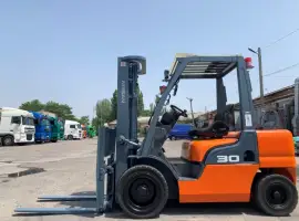Зображення для оголошення Вилковий автопогрузчик Nissan, вагонник, з бічним зміщенням. Напрацювання 5837 мотогодин