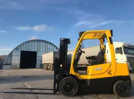 Зображення для оголошення Вилочный погрузчик Hyster с мачтой триплекс и боковым смещением