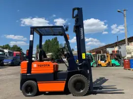 Зображення для оголошення Вилочный автопогрузчик/автонавантажувач Toyota 5FGL15 с мачтой 4 метра