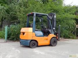 Зображення для оголошення Бензиновый погрузчик б/у TOYOTA 02-7FG28