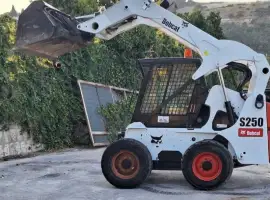 Зображення для оголошення Міні-навантажувач Bobcat S250 High Flow