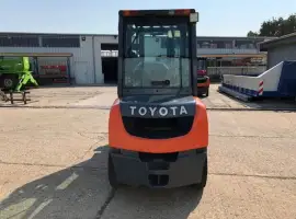 Зображення для оголошення Дизельный погрузчик Toyota 02-8FDF30, новый, кабина, 0 мч, 2015 года, рычаги