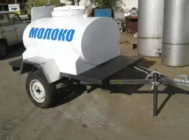 Прицеп для транспортировки молока с охладителем на 1000 л