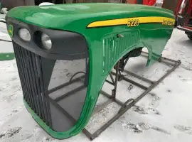 Зображення для оголошення Капот для трактора Джон Дир JOHN DEERE 8120, 8220, 8320, 8420, 8520 (или ремонт капота)