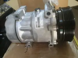 Зображення для оголошення Компресор кондиціонера Renault Volkswagen - 240753 Японія
