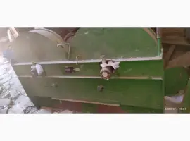 Продам половоразбрасыватель в сборе (тарелки ) на комбайн John Deere