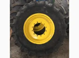 Зображення для оголошення Бу колеса на John Deer 710/70R42 и 600/70R30 (шина + диск ориг.)