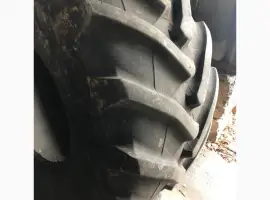 Зображення для оголошення Бу шина на комбайн 900/60R32 (35.5R-32) Trelleborg