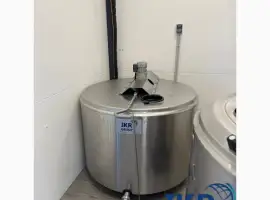Охолоджувач молока DeLaval 700 літрів